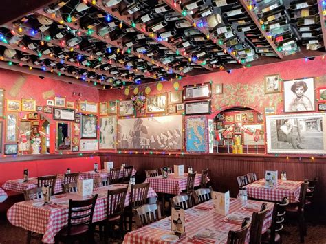 buca di beppo italian restaurant